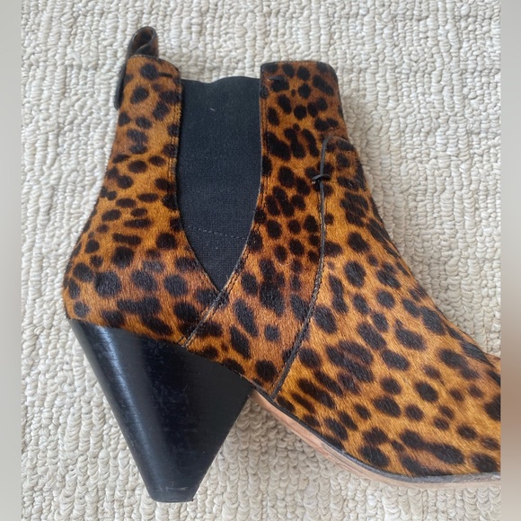 Veronica Beard Calf Hair Leopard Ankle Boots - size 7 - Picture 12 of 17